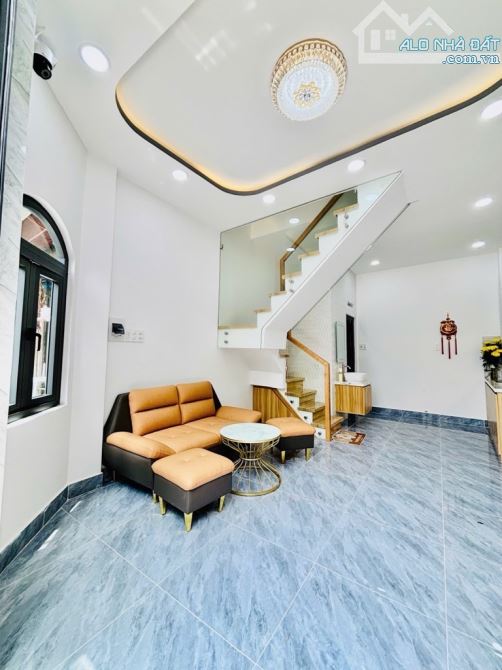 🏡Nhà đẹp Tân Hoà Đông - 25m2 - N.gang 3.7m - 2 Tầng , 2pn - Hẻm 3m , Cách mặt tiền hẻm 🏡 - 3