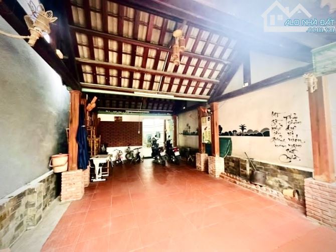 Nhà 2 tầng, ô tô vào nhà - Hoà Xuân- Giá chỉ 4,89 tỷ - 3