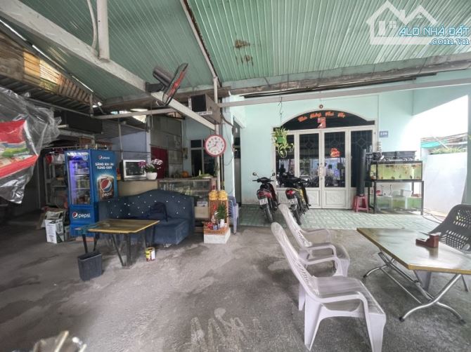Gấp bán nhà Thủ Đức, giá 11.2 tỷ, dt 220m2, ngang 11m, gần cầu Trường Thọ. - 3