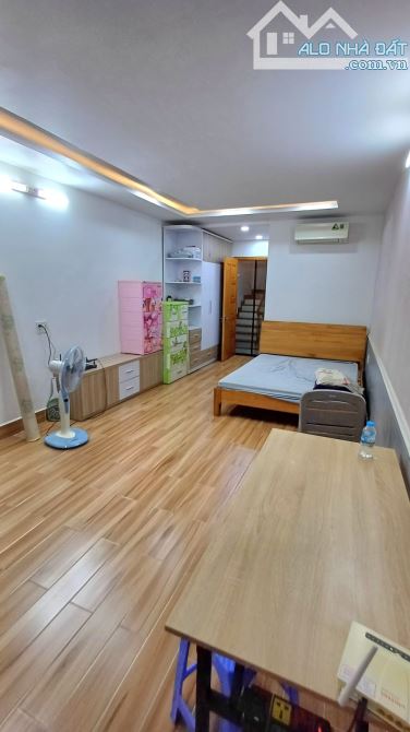 Giảm 1,8Tỷ 50M2-5Lầu KD Còn 9,8Tỷ Khu Vip Phú Nhuận - 3