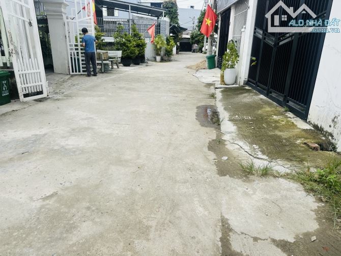 🍀 NHÀ LỬNG ĐÚC MỚI ĐẸP – 3PN – ÔTÔ ĐỖ CỬA – GẦN MAI ĐĂNG CHƠN 🍀 DIỆN TÍCH  100 GIÁ 345 t - 3