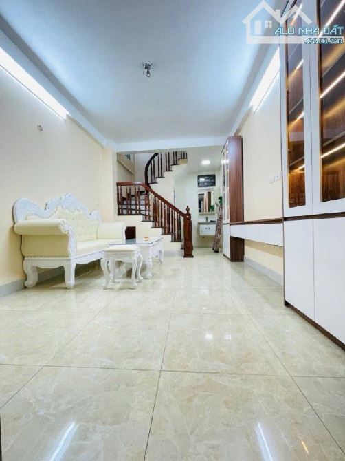 NHÀ ĐẸP - MẶT NGÕ THÔNG ÔTÔ 5 CHỖ ĐỖ CỬA - KINH DOANH - VỊ TRÍ ĐẸP CÁCH MẶT PHỐ NAM DƯ VÀI - 3