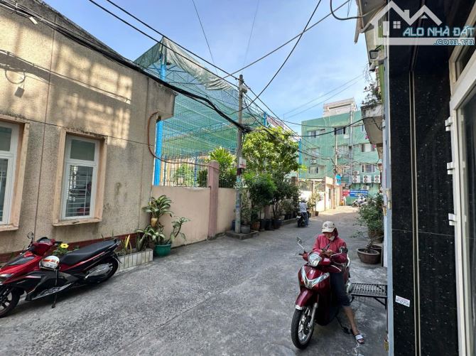 Hẻm xe tải 6m, An Dương Vương. Quận 5 50m2 không lộ giới. Cho thuê 30tr/th , giá 12.9 tỷ - 3