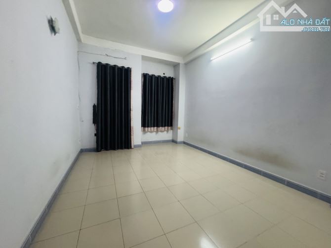 Hẻm thông thoáng - Ngay cầu Nguyễn Văn Cừ - Dt 75m2 - Dương Bá Trạc Q8 - 3