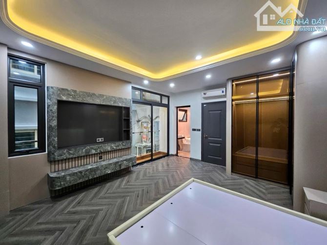 💥HOÀNG NHƯ TIẾP - LONG BIÊN - NHÀ MỚI 6 TẦNG THANG MÁY - TRUNG TÂM BỒ ĐỀ - 15M RA MẶT PHỐ - 3