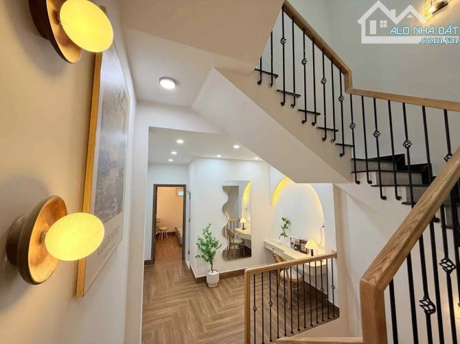 BÁN NHÀ 3 TẦNG FULL NỘI THẤT -TRUNG TÂM HẢI CHÂU-KIỆT ĐỐNG ĐA 52m2.GIÁ CHỈ 5,xx tỷ - 3