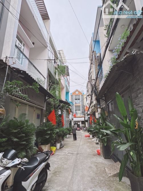 SIÊU PHẨM NHÀ ĐẸP 4 TẦNG- KHU VIP TÂN PHÚ 5p ĐI BỘ RA CÔNG VIÊN - 3