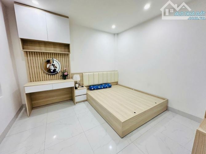 Bán nhà mới tại ngõ 79 Phố Cầu Giấy 30m2 tặng full nội thất - 3
