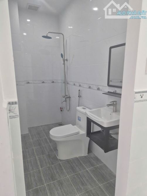 Ngộp, Cần Bán nhà HXH Tân Phú 4x15, 1 trệt 2 lầu, giá 6,4 tỷ TL - 3