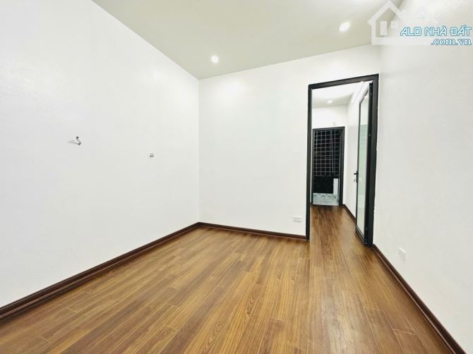 BÁN NHÀ MINH KHAI, NGÕ 3M, 30M RA Ô TÔ TRÁNH, DT 35M2, GIÁ 8.1 TỶ - 3