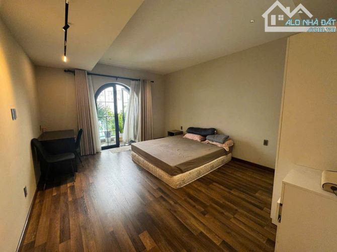 Nhà Thật Y Hình, hẻm Xe Tải Lê Văn Sỹ, 4,5x25m, Hầm 4 lầu thang máy - chỉ 2x tỷ - 3