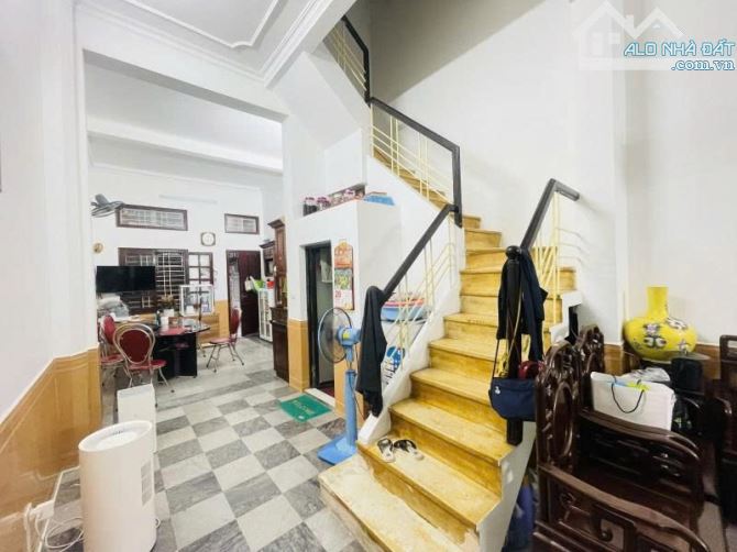 CẦN BÁN GẤP NHÀ NGUYỄN PHONG SẮC 85m2,4 TẦNG MẶT TIỀN 4m GIÁ 29.4 TỶ - 3