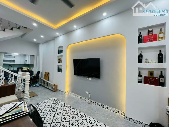 Bán gấp nhà đẹp ở ngay , giá cực tốt Vũ Tông Phan, Thanh Xuân, 40m, 4T, giá chỉ 3.7 tỷ. - 3