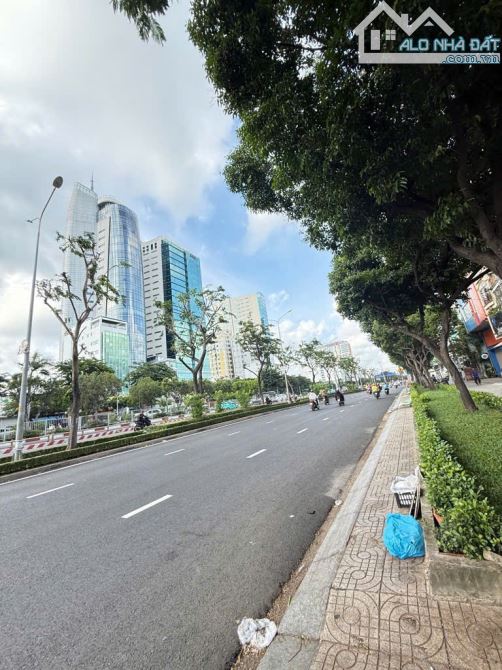 Gấp định cư "9.8 tỷ giảm về 8.5 tỷ" - Bán nhanh nhà 3 tầng 80m2 - P. 17 ngay ĐH Kinh Tế - 3