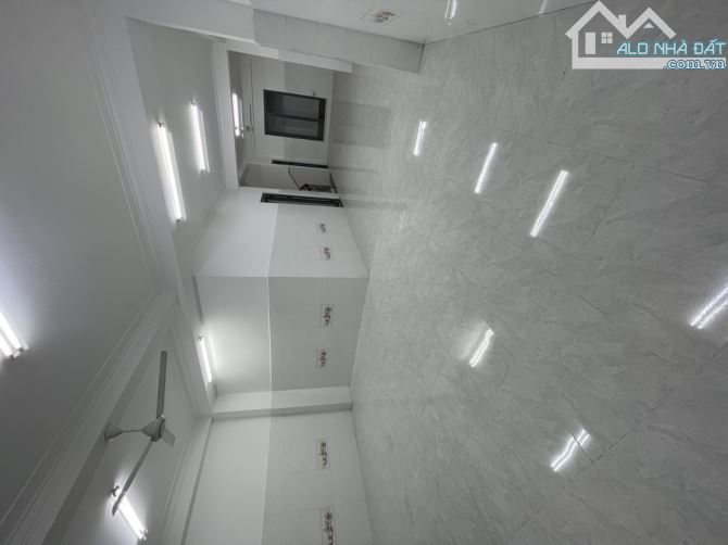 Siêu phẩm 4 tầng Tân Phú, 7x18m, HXH, ngay mặt tiền, chỉ 16.8 tỷ - 3