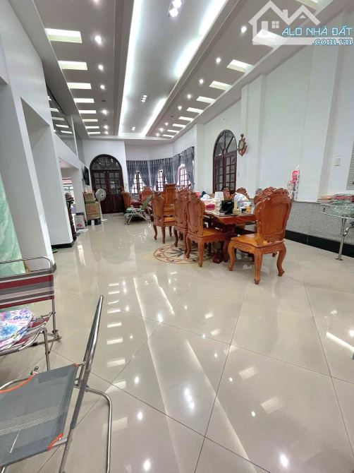 Nhà mặt tiền 10m Đường Số 57A – 200m² – 3 tầng VIP – nội thất gần 1 tỷ – chỉ 22.8 tỷ - 3