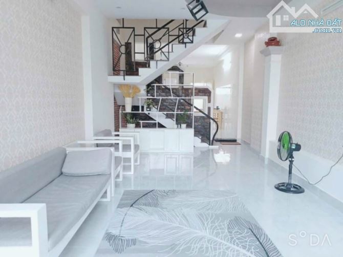 Bán nhà 2 lầu hẻm xe hơi ngay chợ 339 Đỗ Xuân Hợp, đường xe tải - 3
