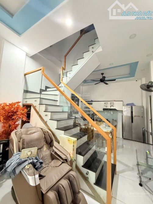 Mặt tiền kinh doanh khu Vip K300 - Thép Mới - P 12 - Tân Bình. DT 48 m2 - 3 lầu. 9,5 Tỷ. - 3