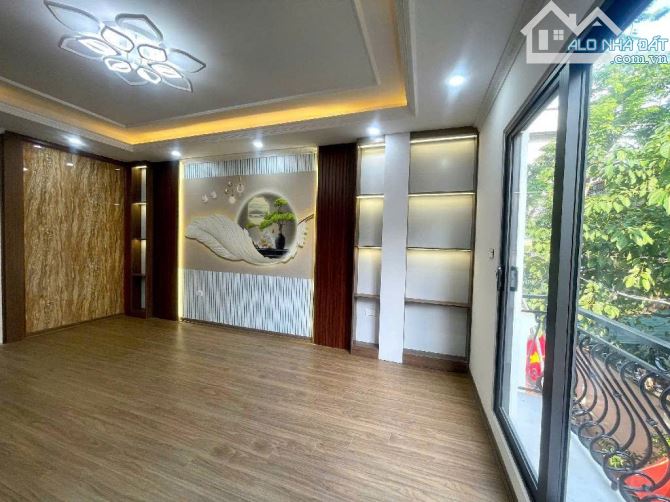 [HÀNG HIẾM CÓ] Bán Nhà KIM GIANG 7 Tầng THANG MÁY, gara ÔTÔ Ngõ thông, Dân xây Chỉ 10 Tỷ - 3