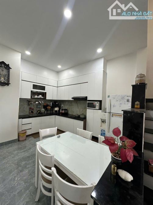 Nhà 1 Trệt 3 Lầu Đường Số 6 Long Bình Cạnh Vin, 4 Phòng Ngủ - 3