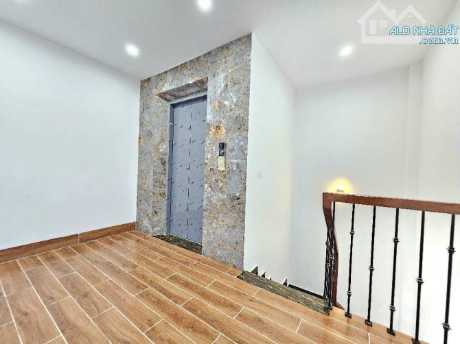 bán nhà long biên cự khối bát khối ngõ oto tải . Gần chợ  công viên 54m2 nhỉnh 11tỷ có tl - 3