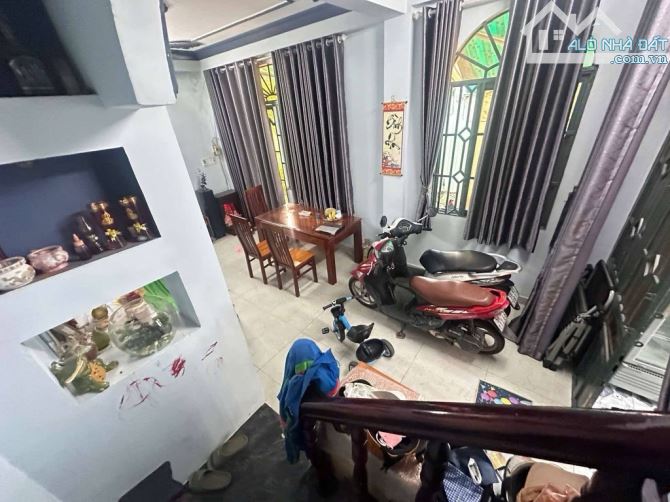 Nhà ngang lớn 4m4 có 3 tầng 3 phòng ngủ hai mặt hẻm đường Lý Thường Kiệt Phường 4 Gò Vấp - 3