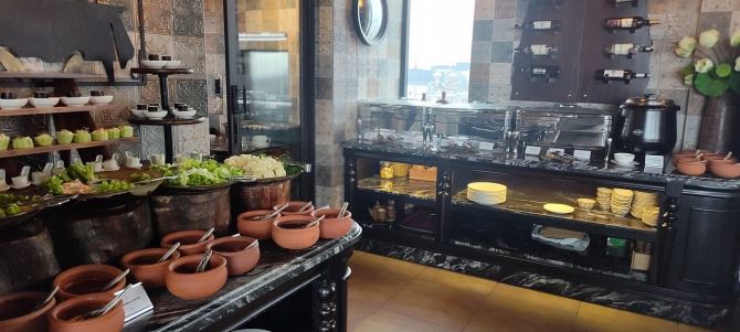 KHÁCH SẠNMặt phố Hàng Bông - 160m2 - 35 phòng - 168 tỷ - Doanh thu 1,9 tỷ/ tháng