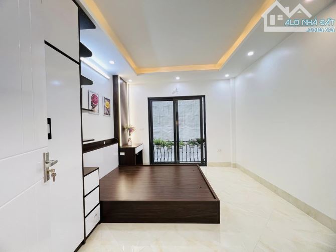 Bán nhà Phố Trương Định, gần phố, nhà mới tặng nội thất, 42m2, 6.1 tỷ - 4