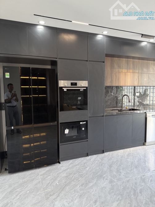 Bán nhà Ngọc Lâm 52m2 , nhà đẹp rực rỡ , ngõ ô tô thông tặng nội thất 500 triệu, hơn12 tỷ - 4