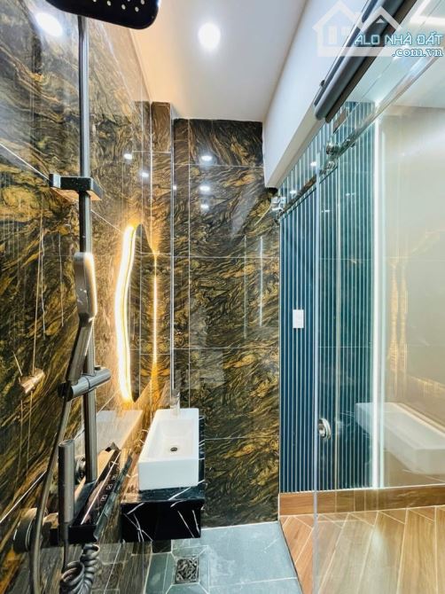BÁN NHÀ NGAY EMART PHAN HUY ÍCH - ÔTÔ ĐỔ TRONG NHÀ - 4 TÂNG - 52M2- NHỈNH 6 TỶ - 4