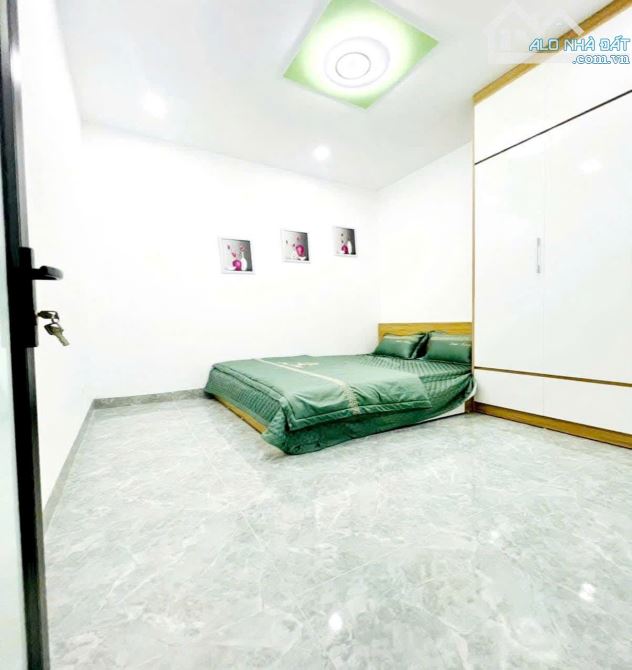 Cho thuê Nhà Tập thể tầng 1 ngõ ô tô Giải Phóng 80m2m, 3PN, 2 WC, 14 Triệu/tháng - 4