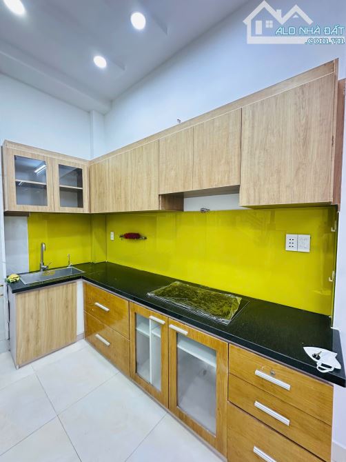 Nhà cách MT 30m - Ngay Vòng Xoay Lăng Cha Cả, P2 DT: 4x9m [4 Tầng Nhà Mới]. Chỉ 5.8 tỷ - 4