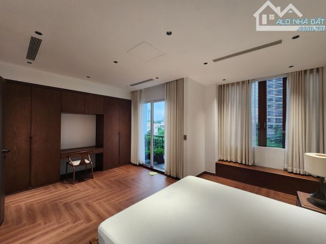 Bán căn nhà vườn siêu đẹp KĐT Việt Hưng - 120m2 x 5 tầng thang máy - MT 6m - Ở sướng - 4
