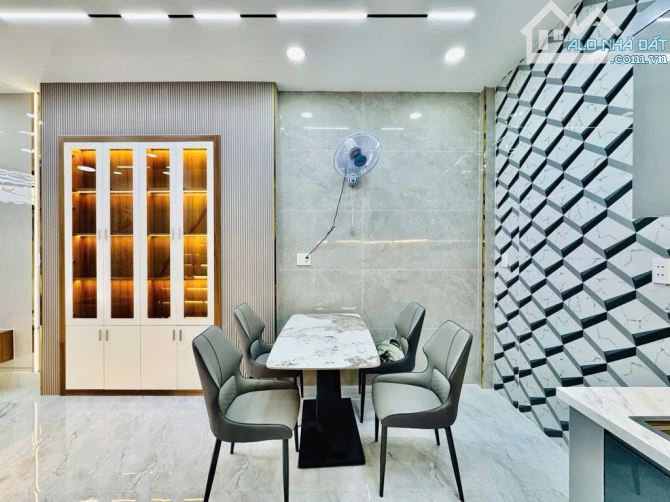 NHÀ ĐẸP 3 TẦNG - FULL NỘI THẤT - TRUNG TÂM GÒ VẤP – SÁT CÔNG VIÊN LÀNG HOA - 4