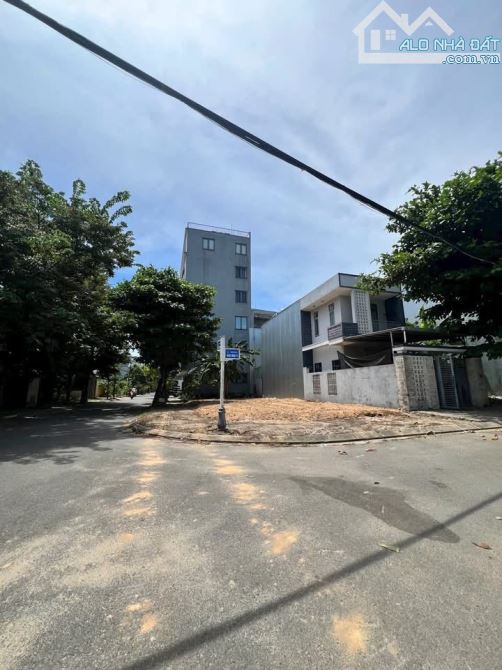 CẦN BÁN LÔ ĐẤT 2 MT - GẦN BIỂN NGUYỄN TẤT THÀNH - NGANG 8.5m - CHỈ 10.9 Tỷ - 4
