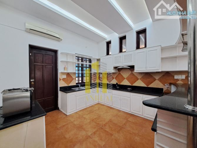 CHO THUÊ BIỆT THỰ NGUYỄN VĂN HƯỞNG ĐẦY ĐỦ NỘI THẤT GIÁ 2500 USD - 4