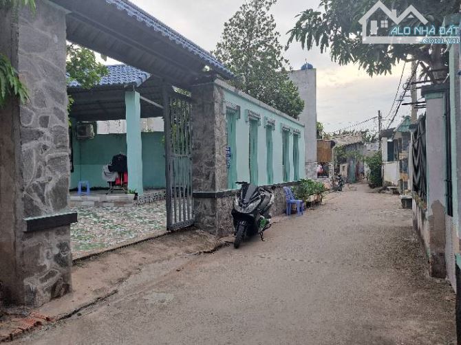 NGAY CẦU ÔNG THÌN QUY ĐỨC BÌNH CHÁNH 190M2 NGANG10 DÀI 20M NHỈNH 4 TỶ - 4
