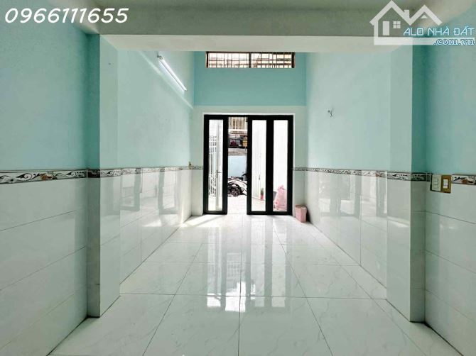 BÁN NHÀ CÁCH MẠNG THÁNG 8  - P10 - KHU VIP HIẾM Q3 - DT 43M2- HẺM 5.2M Ô TÔ THÔNG - 43M2. - 4