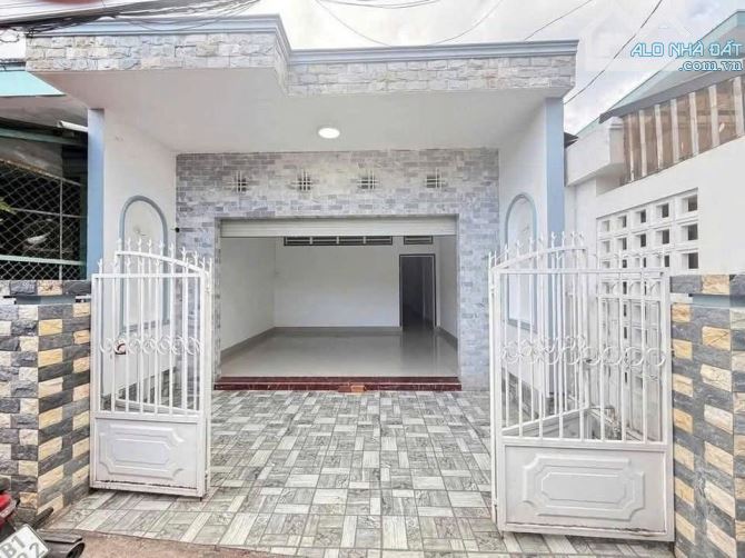 💰Hàng ngộp💰 ngay sau chợ đầu mối hóc môn dt 100m2 bán nhà cấp 4 - 4