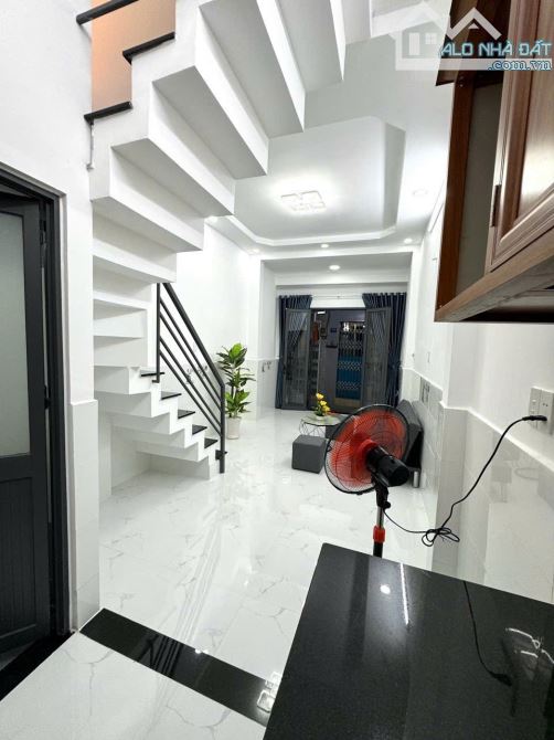 Bán nhà đẹp BHHA giáp Tân Phú 2Tầng mới 2PN Chỉ nhỉnh 3 Tỷ TL - 4