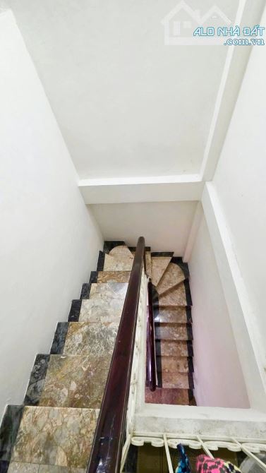 GIÁ 8.5 TỶ! NHÀ ĐẶNG TIẾN ĐÔNG - ĐỐNG ĐA: 30M², 5 TẦNG - 10M RA Ô TÔ TRÁNH! - 4