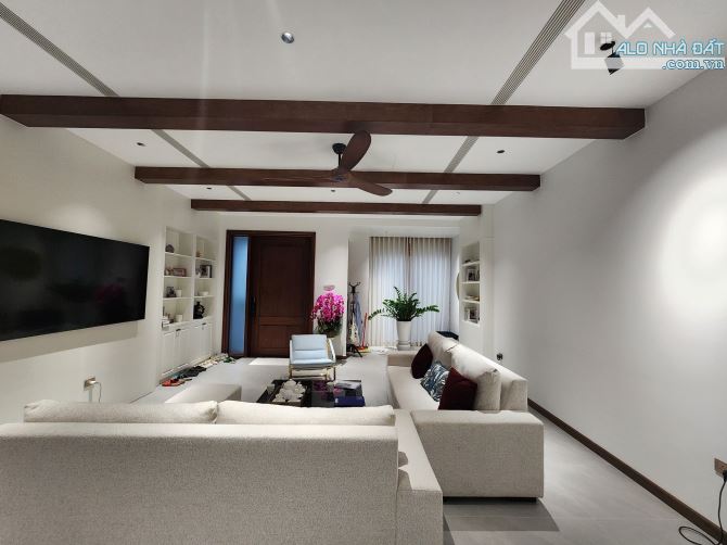 Bán căn nhà vườn siêu đẹp KĐT Việt Hưng - 120m2 x 5 tầng thang máy - MT 6m - Ở sướng - 5