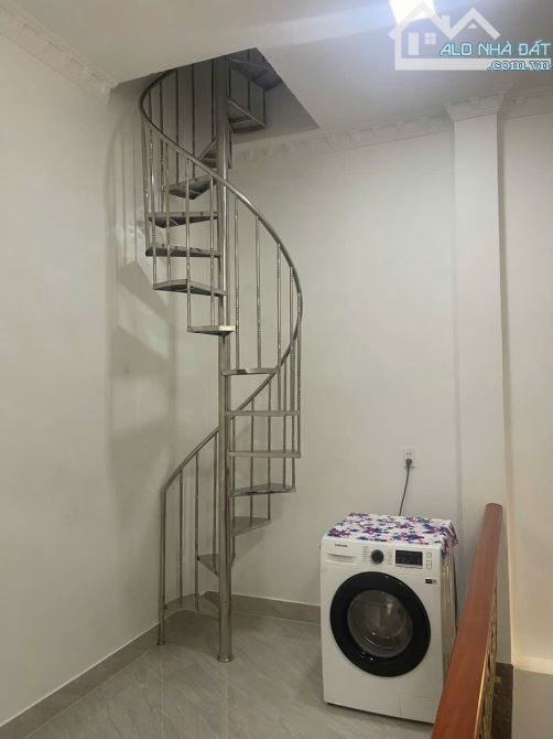 BÁN NHÀ MỚI PHƯỜNG TÂN HIỆP  - Diện tích : 4,5m x 15m - Sổ Hồng riêng thổ cư  - Thiết kế: - 5