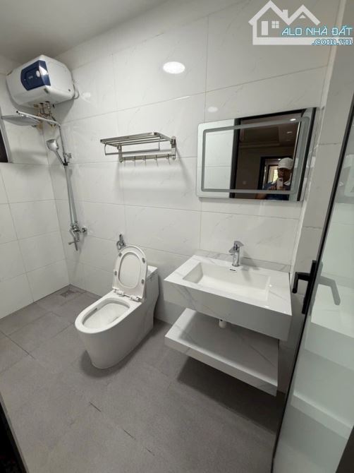 BÁN NHÀ XUÂN PHƯƠNG GẦN ĐẠI HỌC CÔNG NGHIỆP, 6 TẦNG THANG MÁY, VỈA HÈ, VIEW SÂN TRƯỜNG. - 5