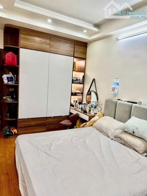 Nhà đẹp HXH Lê Quốc Hưng 49,8x4,2x3 tầng, pháp lý chuẩn chỉ 5,280T - 5