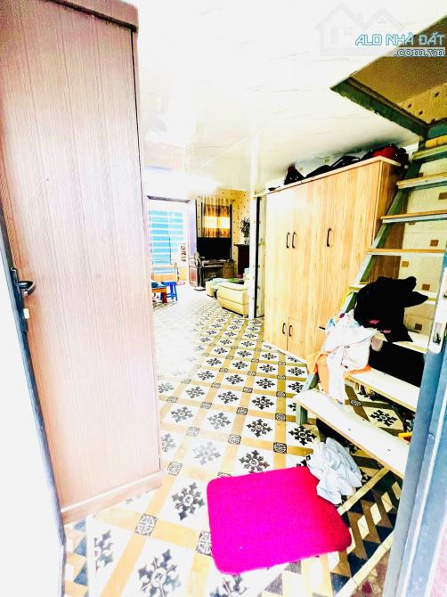 Bán gấp căn hộ Tập thể căn góc siêu hiếm,Phố cổ Hàng Bồ, Hoàn Kiếm.90 m2 – 3 PN. 4,48 tỷ