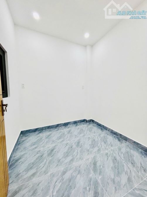 🏡Nhà đẹp Tân Hoà Đông - 25m2 - N.gang 3.7m - 2 Tầng , 2pn - Hẻm 3m , Cách mặt tiền hẻm 🏡 - 6