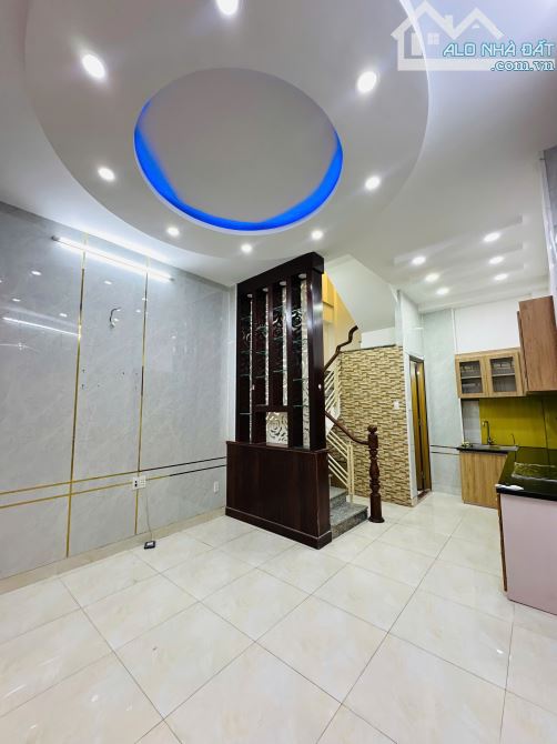 Nhà cách MT 30m - Ngay Vòng Xoay Lăng Cha Cả, P2 DT: 4x9m [4 Tầng Nhà Mới]. Chỉ 5.8 tỷ - 6