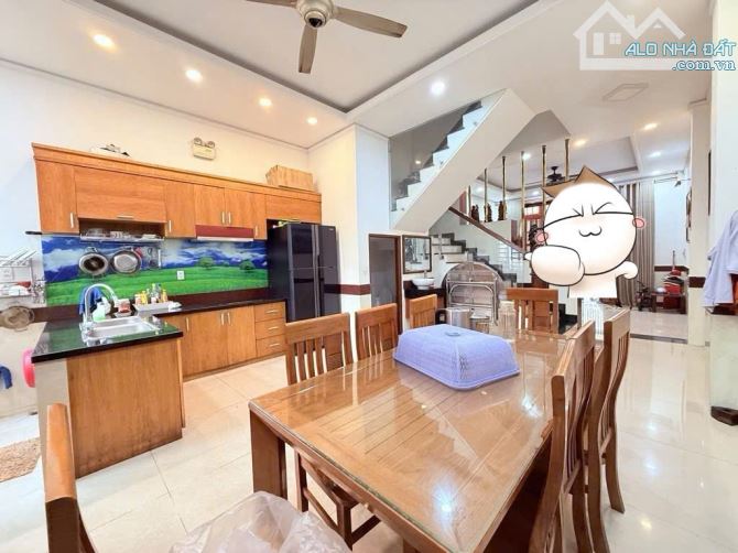 Bán nhà HXH Lê Quốc Hưng quận 4, 51,7m2x4,3x3 tầng 3PN, chỉ 5,05T - 6