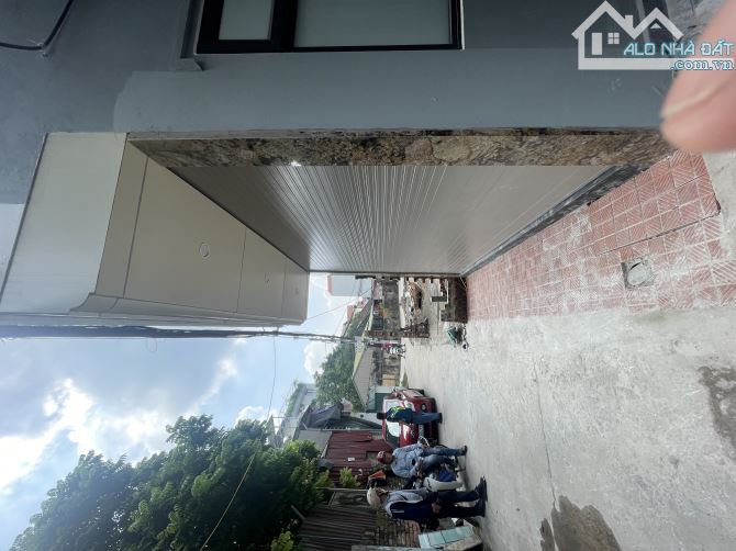 bán nhà long biên cự khối bát khối ngõ oto tải . Gần chợ  công viên 54m2 nhỉnh 11tỷ có tl - 6
